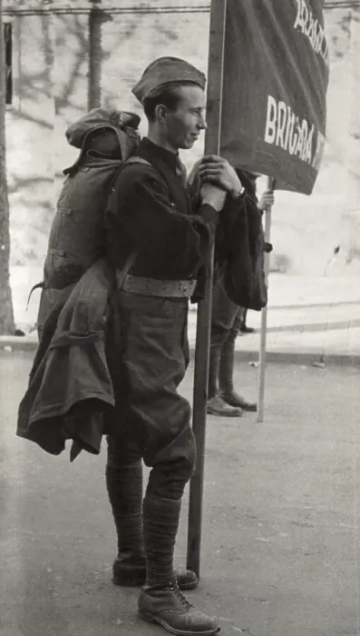Framed Print : Spanish Civil War. International Brigades. Arrival Framed Print : Spanish Civil War. International Brigades. Arrival