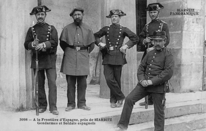 Framed Print : Spanish soldiers and gendarmes pose for a photograph Framed Print : Spanish soldiers and gendarmes pose for a photograph