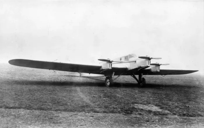 Framed Print : Spartan Mailplane (forward view, on the ground) Framed Print : Spartan Mailplane (forward view, on the ground)