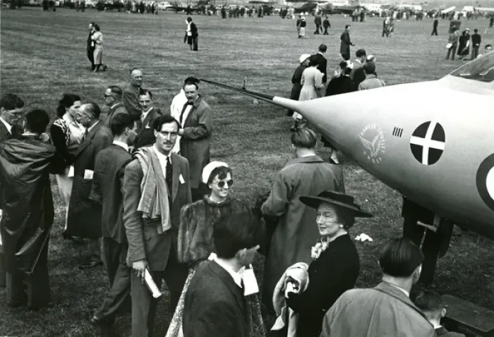 Framed Print : Spectators view the Avro 707B, VX790, at the 1953 Royal ? Framed Print : Spectators view the Avro 707B, VX790, at the 1953 Royal ?