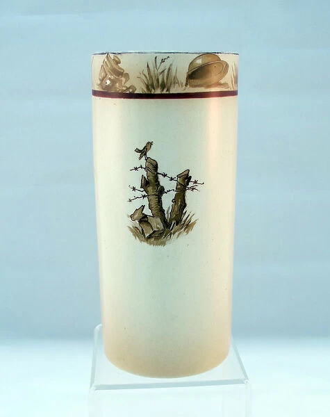 Spill vase with ornate border - Bairnsfatherware