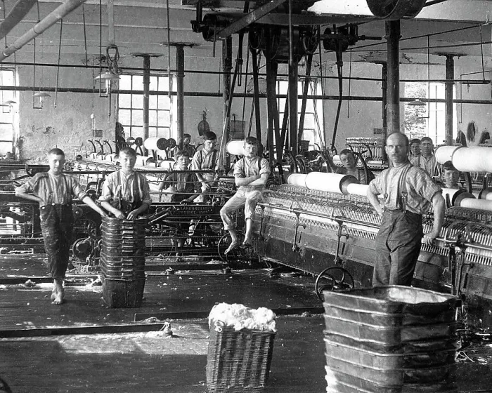 Framed Print : A Spinning Mill, Rossendale, early 1900s Framed Print : A Spinning Mill, Rossendale, early 1900s