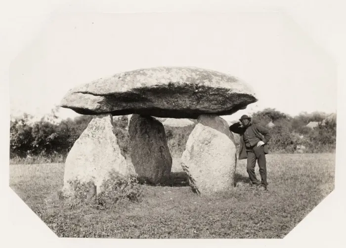 Framed Print : Spinsters Rock Neolithic dolmen, Drewsteignton Framed Print : Spinsters Rock Neolithic dolmen, Drewsteignton