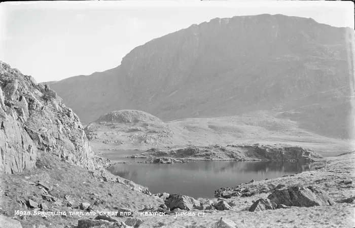 Framed Print : Sprinkling Tarn and Great End Framed Print : Sprinkling Tarn and Great End