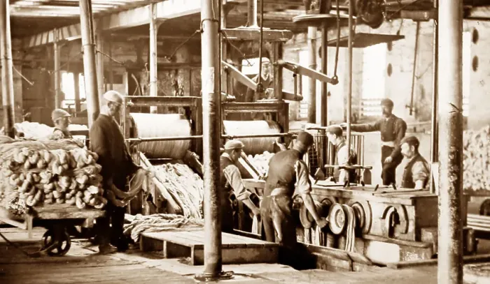 Framed Print : A squeezing machine, linen production, Victorian period Framed Print : A squeezing machine, linen production, Victorian period