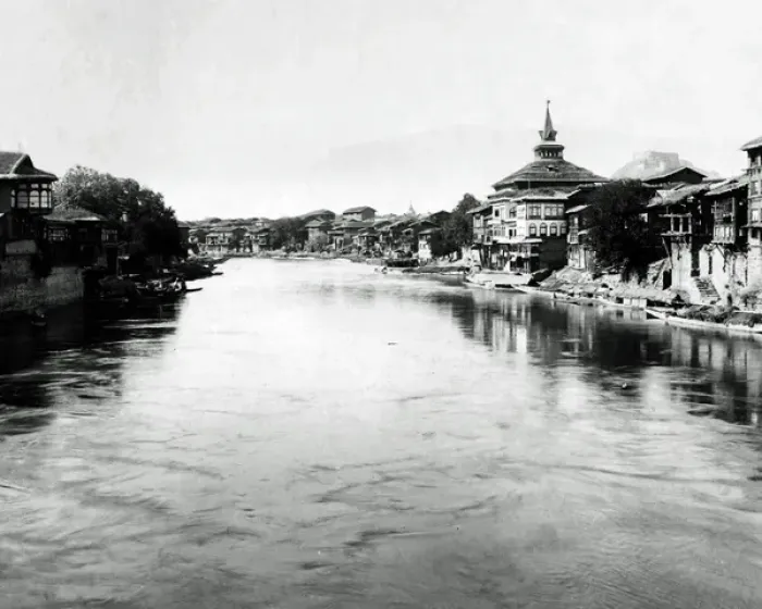 Framed Print : Srinagar, Jammu and Kashmir, India Framed Print : Srinagar, Jammu and Kashmir, India
