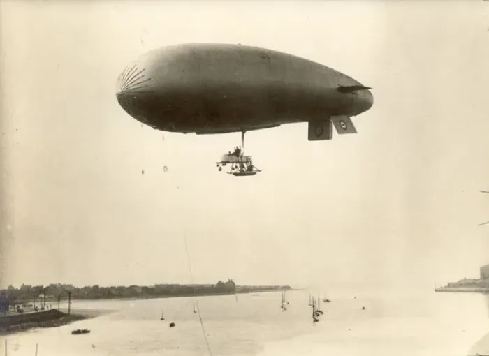 Framed Print : SS32A airship in a mooring experiment Framed Print : SS32A airship in a mooring experiment