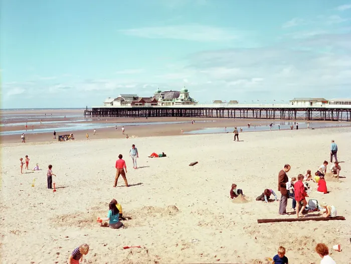 Framed Print : St. Annes-on-Sea - Sands / Pier Framed Print : St. Annes-on-Sea - Sands / Pier