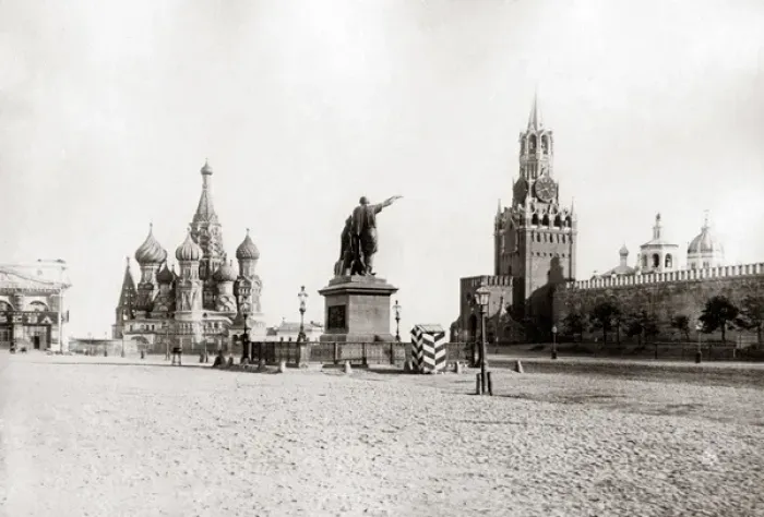 Framed Print : St Basils Russia circa 1890s Framed Print : St Basils Russia circa 1890s