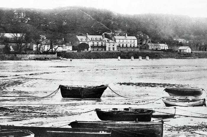 Framed Print : St Brelades Bay, Jersey Framed Print : St Brelades Bay, Jersey