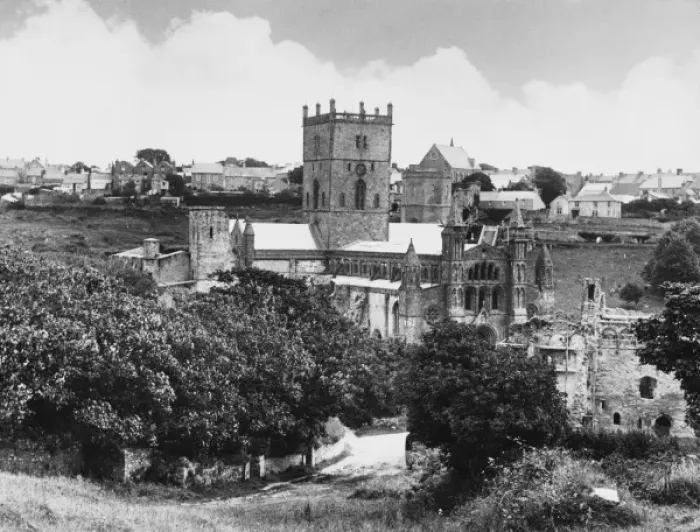 Framed Print : St. Davids Cathedral Framed Print : St. Davids Cathedral
