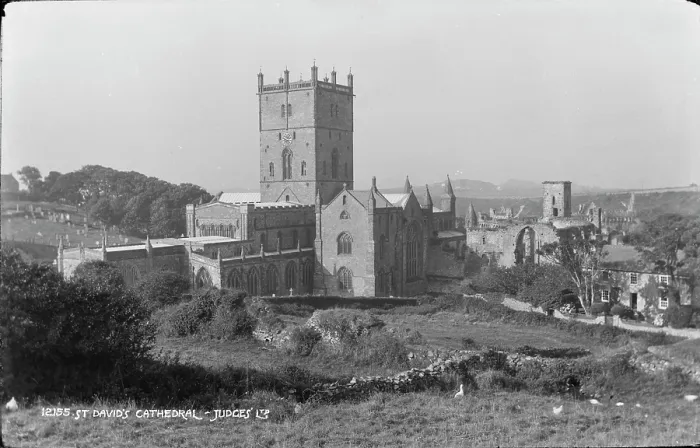 Framed Print : St David's Cathedral Framed Print : St David's Cathedral