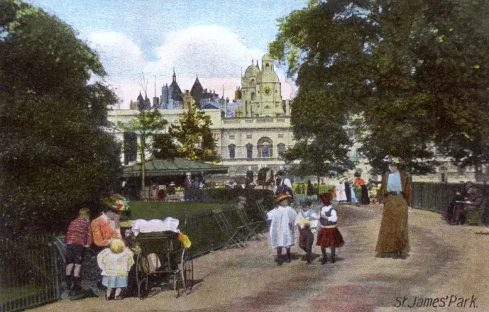 Framed Print : St. James Park, London - View towards Horseguards Parade Framed Print : St. James Park, London - View towards Horseguards Parade