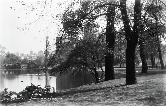 Framed Print : St. James's Park, London Framed Print : St. James's Park, London