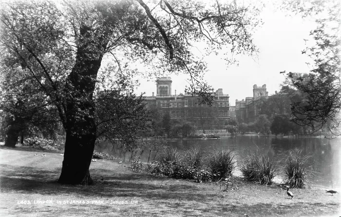 Framed Print : St. James's Park, London Framed Print : St. James's Park, London