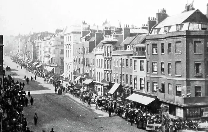 Framed Print : St. James's Street, London, on Drawing Room Day Framed Print : St. James's Street, London, on Drawing Room Day