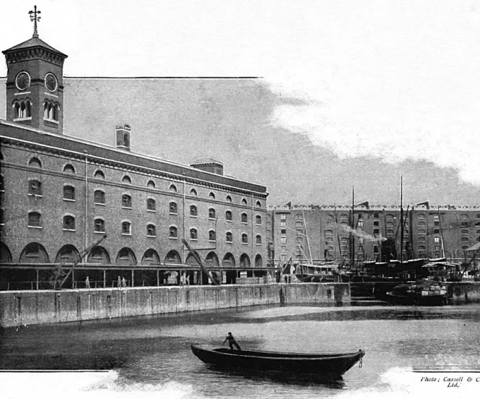 Framed Print : ST KATHARINEs DOCK / 1902 Framed Print : ST KATHARINEs DOCK / 1902