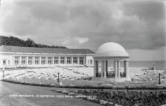 Framed Print : St. Lawrence Cliffs Bandstand Framed Print : St. Lawrence Cliffs Bandstand