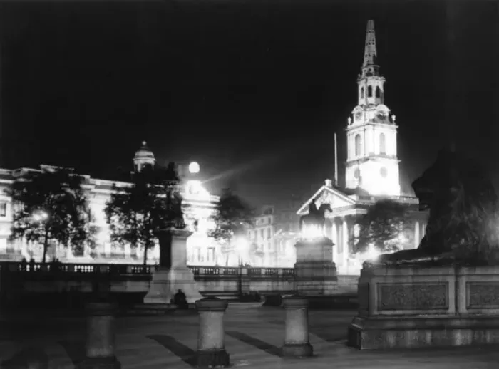 Framed Print : St-Martin-in the-Fields church and the National Gallery Framed Print : St-Martin-in the-Fields church and the National Gallery