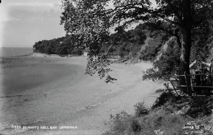 Framed Print : St. Mary's Well Bay, Lavernock Framed Print : St. Mary's Well Bay, Lavernock