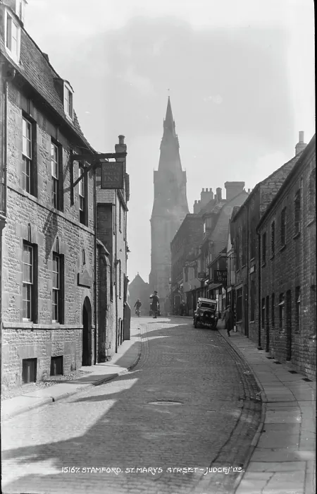 Framed Print : St. Mary's Street, Stamford Framed Print : St. Mary's Street, Stamford