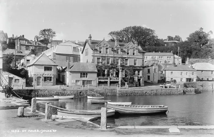 Framed Print : St. Mawes Harbor Framed Print : St. Mawes Harbor