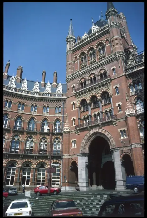 Framed Print : St. Pancras Station Framed Print : St. Pancras Station