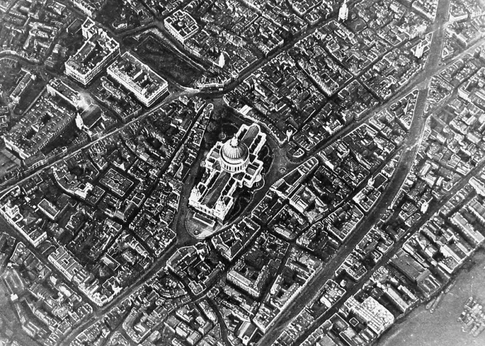 Framed Print : St Pauls area, London from the air in the 1920s Framed Print : St Pauls area, London from the air in the 1920s