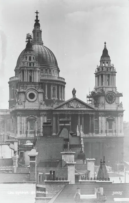 Framed Print : St. Paul's Cathedral in London Framed Print : St. Paul's Cathedral in London