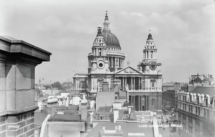 Framed Print : St. Paul's Cathedral in London Framed Print : St. Paul's Cathedral in London