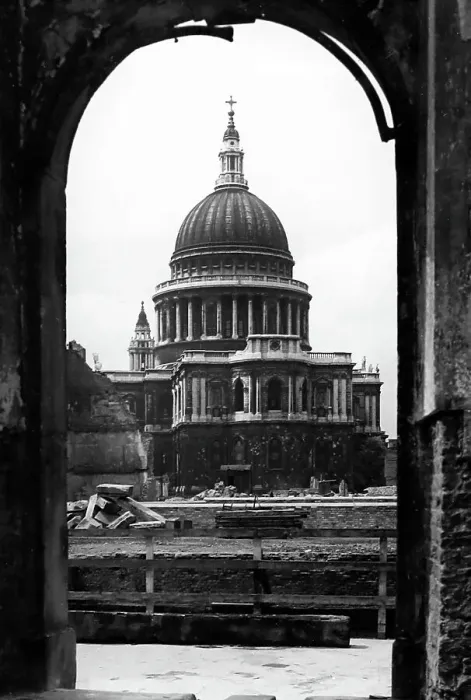 Framed Print : St. Paul's Cathedral, London, early 1900s Framed Print : St. Paul's Cathedral, London, early 1900s