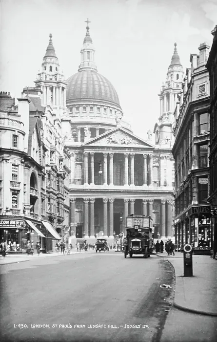 Framed Print : St. Paul's Cathedral from Ludgate Hill Framed Print : St. Paul's Cathedral from Ludgate Hill