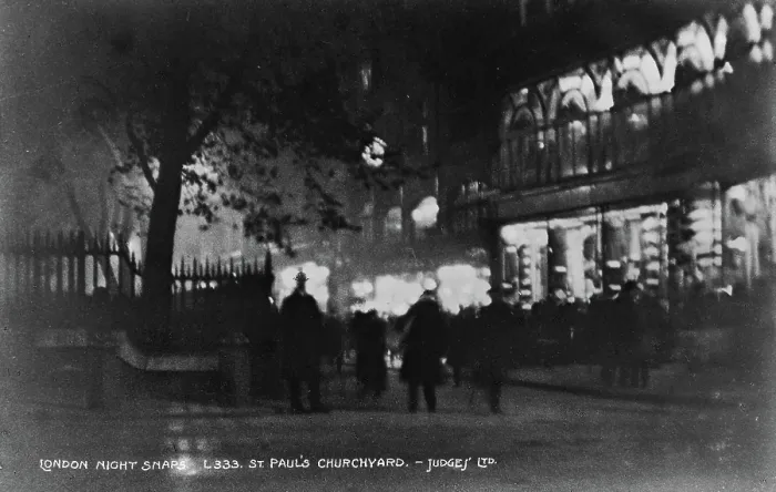 Framed Print : St. Paul's Churchyard at Night