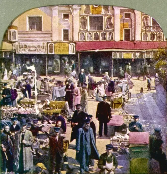 Framed Print : St Petersburg / Market Framed Print : St Petersburg / Market