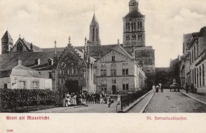 Framed Print : St Servatius Basilica, Mstricht, Limburg, Netherlands Framed Print : St Servatius Basilica, Mstricht, Limburg, Netherlands
