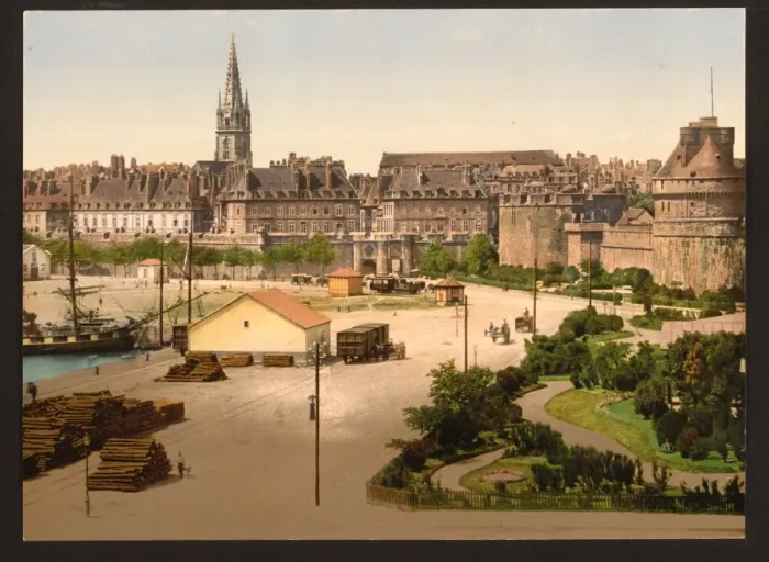 Framed Print : St. Vincent Gate, St. Malo, France Framed Print : St. Vincent Gate, St. Malo, France