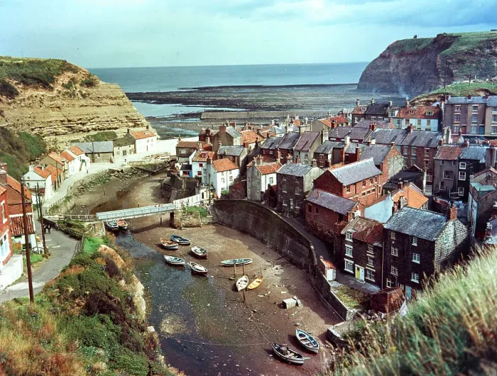 Framed Print : Staithes - Village and Beck Framed Print : Staithes - Village and Beck
