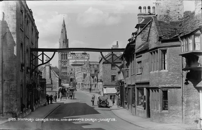 Framed Print : Stamford: George Hotel and St. Mary's Church Framed Print : Stamford: George Hotel and St. Mary's Church