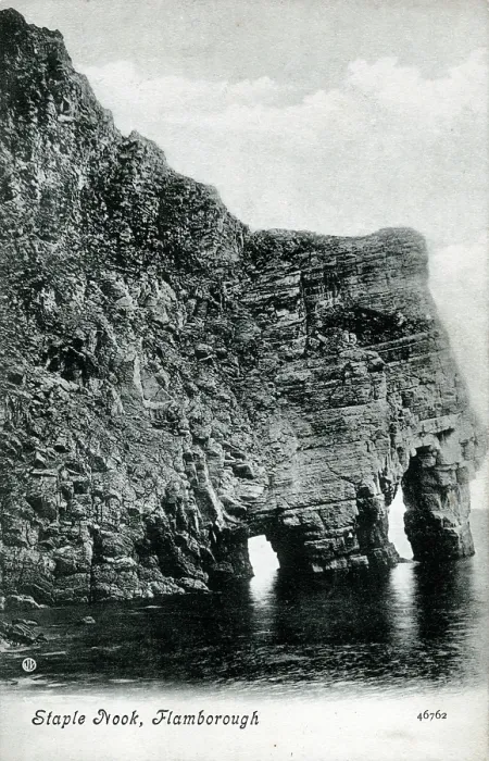 Framed Print : Staple Nook (Staple Newk or Scale Nab) - Flamborough, East Riding of Yorkshire. Date: circa 1909 Framed Print : Staple Nook (Staple Newk or Scale Nab) - Flamborough, East Riding of Yorkshire. Date: circa 1909