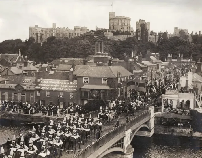 Framed Print : State procession crossing bridge at Windsor Framed Print : State procession crossing bridge at Windsor