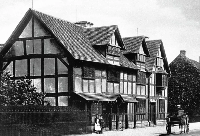 Framed Print : Statford-upon-Avon Shakespeare's birth place early 1900s Framed Print : Statford-upon-Avon Shakespeare's birth place early 1900s
