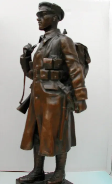 Framed Print : Statue of a 1st World War Tommy wearing greatcoat Framed Print : Statue of a 1st World War Tommy wearing greatcoat