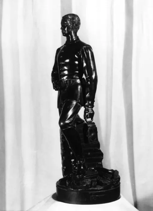 Framed Print : Statue of Captain Sir Eyre Massey Shaw Framed Print : Statue of Captain Sir Eyre Massey Shaw