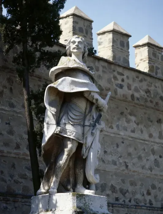 Framed Print : Statue of King Alfonso VI of Leon (1040-1109) Framed Print : Statue of King Alfonso VI of Leon (1040-1109)