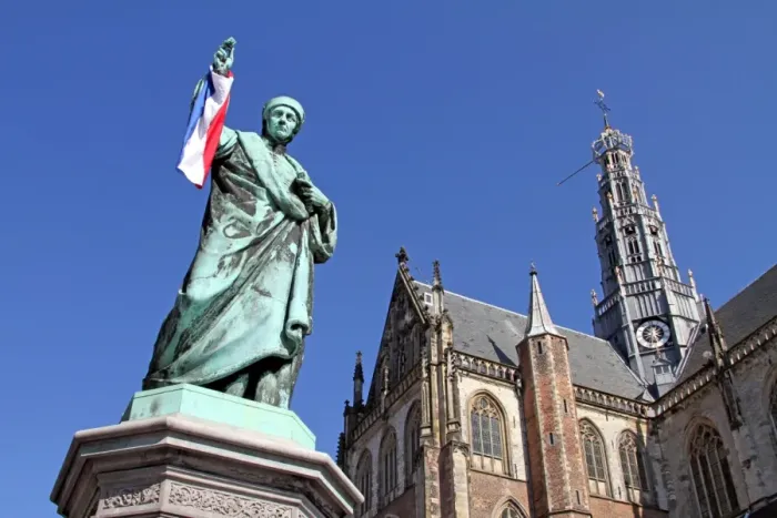 Framed Print : Statue of Laurens Janszoon Coster, Haarlem Framed Print : Statue of Laurens Janszoon Coster, Haarlem