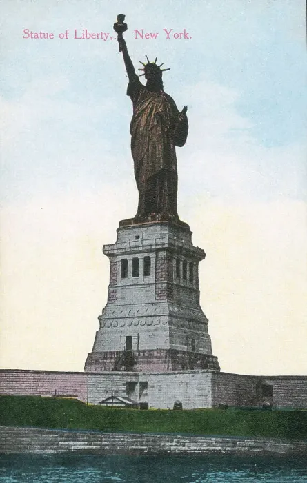Framed Print : The Statue of Liberty - New York Bay, New York City, USA Framed Print : The Statue of Liberty - New York Bay, New York City, USA
