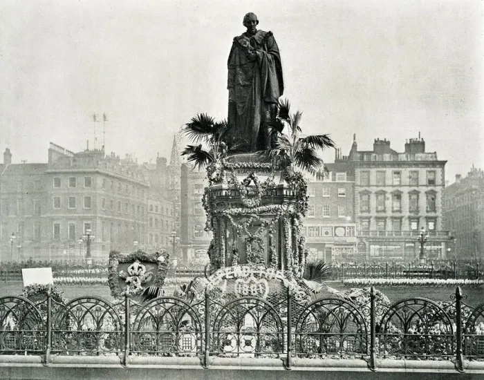 Framed Print : Statue of Lord Beaconsfield, Parliament Street, London