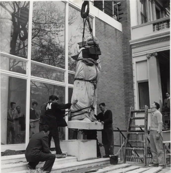 Framed Print : Statue outside Baden Powell House, London Framed Print : Statue outside Baden Powell House, London