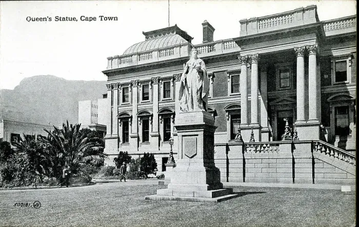 Framed Print : Statue of Queen Victoria, Cape Town, South Africa Framed Print : Statue of Queen Victoria, Cape Town, South Africa