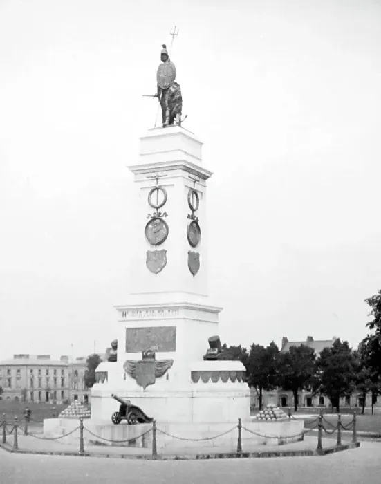 Framed Print : Statue of Sir Frances Drake, Plymouth Framed Print : Statue of Sir Frances Drake, Plymouth